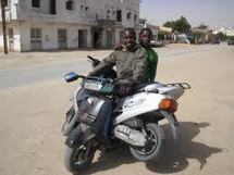 VOL AVEC VIOLENCE COMMIS EN REUNION A BORD D’UN SCOOTER : Massamba Seck et son acolyte s’en prennent à une écrivaine Guinéenne VOL AVEC VIOLENCE COMMIS EN REUNION A BORD D’UN SCOOTER : Massamba Seck et son acolyte s’en prennent à une écrivaine Guinéenne
