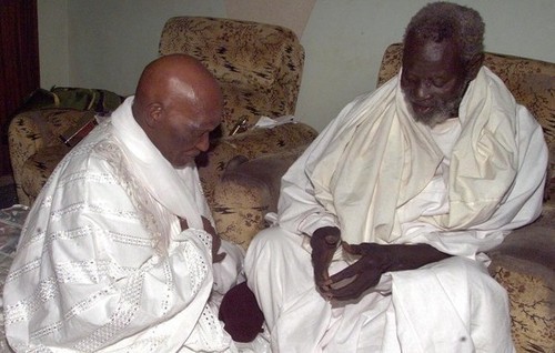 Visite tranquille de Wade à Boustane chez Serigne Cheikh Visite tranquille de Wade à Boustane chez Serigne Cheikh