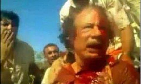 Le lynchage de Mouammar Kadhafi