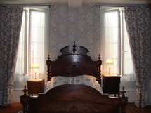 Mal conseillée par sa mère, Nandi flagellée dans la chambre nuptiale Mal conseillée par sa mère, Nandi flagellée dans la chambre nuptiale