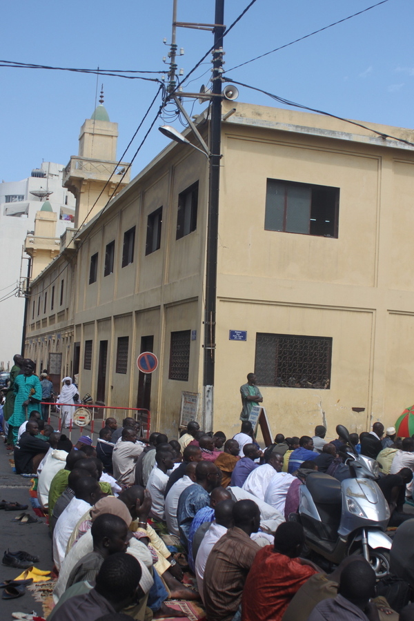 Mosquée de la rue Carnot : Une prière du vendredi dans la frayeur ( Exclusif Photos ) Mosquée de la rue Carnot : Une prière du vendredi dans la frayeur ( Exclusif Photos )