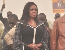 Insolite DIOUMA DIENG DIAKHATE NE SAIT PAS COMMENT VOTER : La candidate des chômeurs du Sénégal prend l’isoloir pour l’urne Insolite DIOUMA DIENG DIAKHATE NE SAIT PAS COMMENT VOTER : La candidate des chômeurs du Sénégal prend l’isoloir pour l’urne