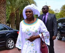Aminata Tall met à la poubelle plus de 150 contrats spéciaux de Me Wade Aminata Tall met à la poubelle plus de 150 contrats spéciaux de Me Wade