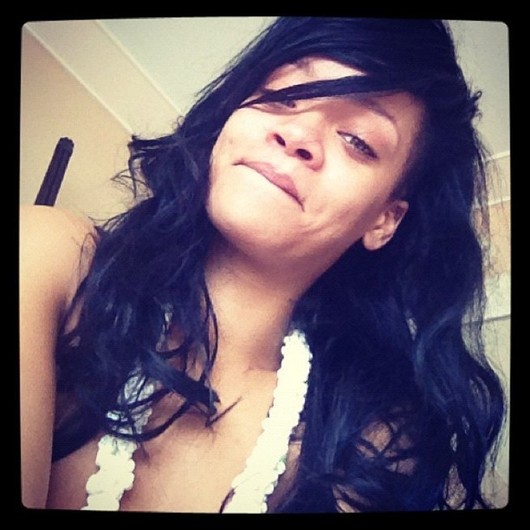 Photo : Rihanna renversante même au naturel Photo : Rihanna renversante même au naturel