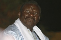 Me Ousmane Sèye craint pour la santé de son client: "Cheikh Béthio prend régulièrement des comprimés, il a besoin d'un assistant" Me Ousmane Sèye craint pour la santé de son client: "Cheikh Béthio prend régulièrement des comprimés, il a besoin d'un assistant"