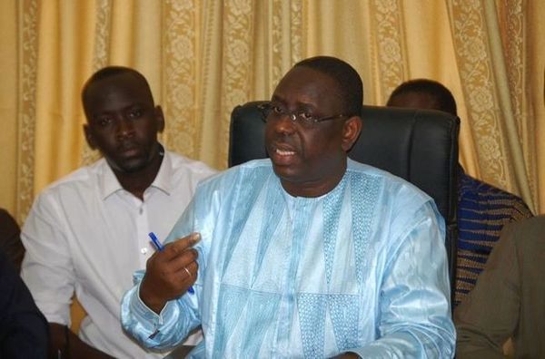 Surtaxe sur les appels entrants: Macky abroge le décret et corrige Wade Surtaxe sur les appels entrants: Macky abroge le décret et corrige Wade