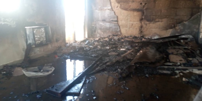 Médina Baye: La radio Baye fm prend feu (photos) Médina Baye: La radio Baye fm prend feu (photos)