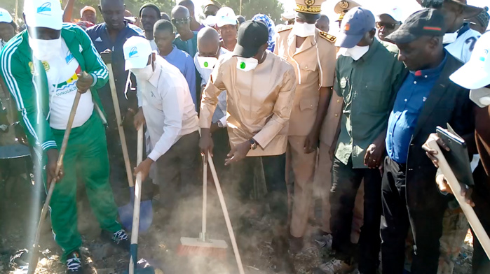 Cleaning Day à Gossas : Dionne annonce l’installation des comités de quartier pour maintenir la ville propre Cleaning Day à Gossas : Dionne annonce l’installation des comités de quartier pour maintenir la ville propre