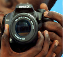 Toute la beauté de la lutte dans ‘’Forces invisibles’’ du photographe Diop le maire Toute la beauté de la lutte dans ‘’Forces invisibles’’ du photographe Diop le maire