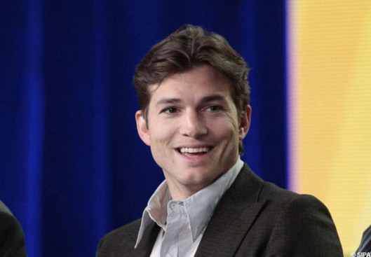 Ashton Kutcher et Mila Kunis encore de sortie Ashton Kutcher et Mila Kunis encore de sortie