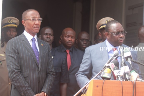 Déclaration de politique générale : Quand Macky Sall presse Abdoul Mbaye Déclaration de politique générale : Quand Macky Sall presse Abdoul Mbaye