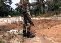 Le cadavre d’un "rebelle" exposé au Pc (militaire) d’Oussouye Le cadavre d’un "rebelle" exposé au Pc (militaire) d’Oussouye