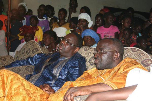 Peaux de bananes, délations, règlements de compte, complots , l’Apr , le parti du Président Macky Sall dans la tourmente Peaux de bananes, délations, règlements de compte, complots , l’Apr , le parti du Président Macky Sall dans la tourmente
