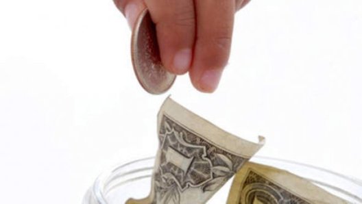 Elle vend sa fille pour quatre Euros Elle vend sa fille pour quatre Euros