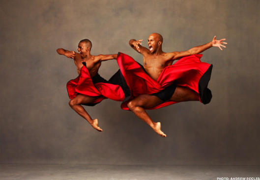 Sorties- La danse hors de sentiers battus Sorties- La danse hors de sentiers battus
