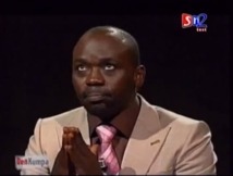 Le Journaliste Cheikh Yérim Seck invité de l'émission Den Kumpeu Le Journaliste Cheikh Yérim Seck invité de l'émission Den Kumpeu