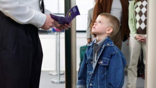 Un Britannique de 11 ans prend l'avion sans passeport ni billet Un Britannique de 11 ans prend l'avion sans passeport ni billet