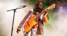 Ramadan : Yoro Ndiaye ne range pas sa guitare Ramadan : Yoro Ndiaye ne range pas sa guitare