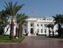 Pourquoi Macky Sall ne s’est toujours pas installé au Palais? Pourquoi Macky Sall ne s’est toujours pas installé au Palais?