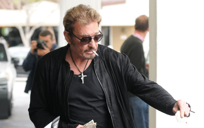 Johnny Hallyday: son alcoolisme évoqué par le Dr Delajoux Johnny Hallyday: son alcoolisme évoqué par le Dr Delajoux