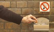 La France continue la guerre contre le tabac. La France continue la guerre contre le tabac.