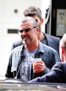 George Michael annule sa tournée australienne George Michael annule sa tournée australienne