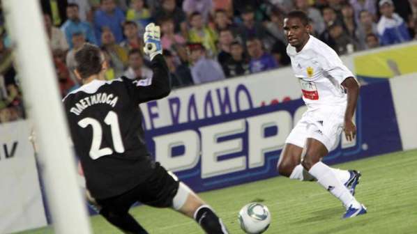 Samuel Eto’o savoure son aventure à Anzhi et juge le PSG nouveau Samuel Eto’o savoure son aventure à Anzhi et juge le PSG nouveau