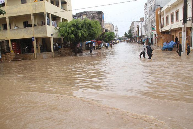 Ziguinchor: Les fortes pluies inondent une partie du Centre de traitement des malades de la Covid-19 Ziguinchor: Les fortes pluies inondent une partie du Centre de traitement des malades de la Covid-19