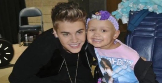 Justin Bieber rend visite à une autre fan malade du cancer Justin Bieber rend visite à une autre fan malade du cancer