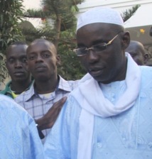 Convocation de Samuel Sarr à la Gendarmerie de Colobane: Les Talibés de Serigne Saliou s’érigent en bouclier Convocation de Samuel Sarr à la Gendarmerie de Colobane: Les Talibés de Serigne Saliou s’érigent en bouclier