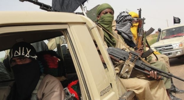 Intervention militaire au Mali : 400 soldats français en appui Intervention militaire au Mali : 400 soldats français en appui