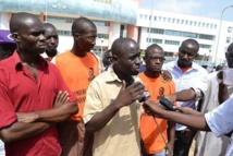 Les jeunes de Rewmi de Thiès scellent l’unité en présence de Thierno Bocoum Les jeunes de Rewmi de Thiès scellent l’unité en présence de Thierno Bocoum