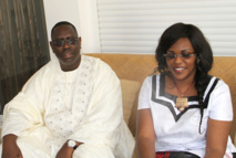 Vœux de Nouvel An : Macky SALL et madame vous envoient un SMS Vœux de Nouvel An : Macky SALL et madame vous envoient un SMS