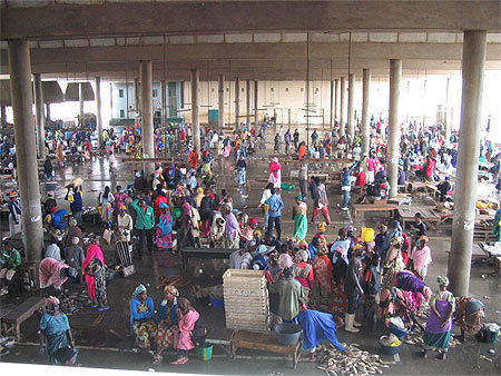 L'armée octroie deux chambres froides au marché aux poissons de Pikine L'armée octroie deux chambres froides au marché aux poissons de Pikine