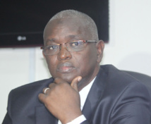 Abdou Latif Coulibaly : Un journaliste dans le gouvernement, la Société civile piégée Abdou Latif Coulibaly : Un journaliste dans le gouvernement, la Société civile piégée