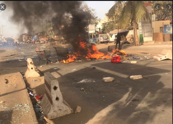 Manifestation pro Sonko : Un Asp sauvé d’un lynchage à Bignona Manifestation pro Sonko : Un Asp sauvé d’un lynchage à Bignona