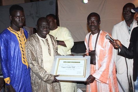 13 photos - Le joli coup du comédien Baye Mathiate Ndiaye 13 photos - Le joli coup du comédien Baye Mathiate Ndiaye