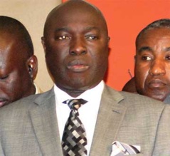 Arona Coumba Ndoffène Diouf : « De mauvais esprits passent tout leur temps à diviser Macky et Wade » Arona Coumba Ndoffène Diouf : « De mauvais esprits passent tout leur temps à diviser Macky et Wade »