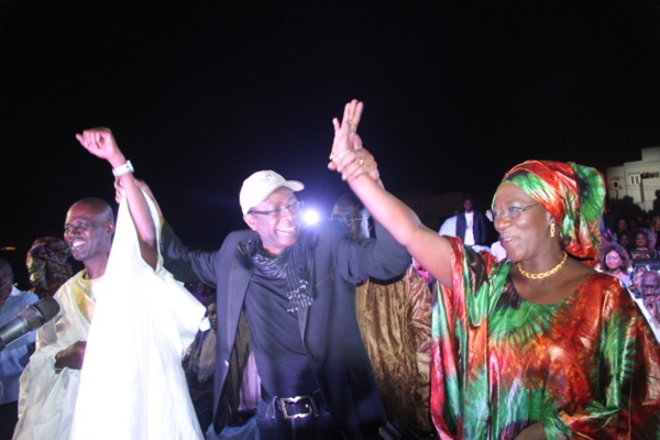 Youssou Ndour chante la fin de la controverse : “Je ne suis candidat à une quelconque Mairie” Youssou Ndour chante la fin de la controverse : “Je ne suis candidat à une quelconque Mairie”