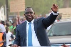 Opération de charme à Thiès : Après les promesses, Macky Sall cherche la grâce auprès des chef religieux Opération de charme à Thiès : Après les promesses, Macky Sall cherche la grâce auprès des chef religieux