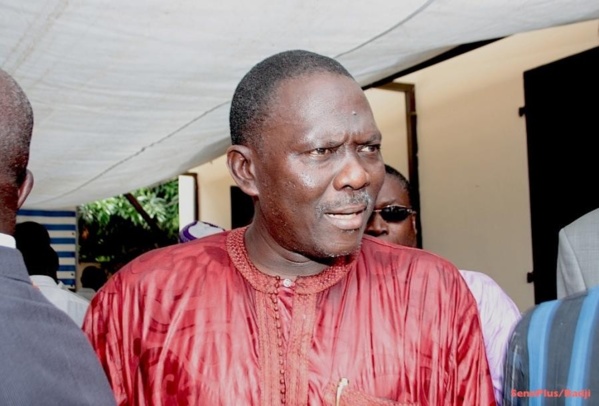Le Grand Serigne Abdoulaye Makhtar Diop éconduit la délégation du Directoire de Benno Bokk Yakaar Le Grand Serigne Abdoulaye Makhtar Diop éconduit la délégation du Directoire de Benno Bokk Yakaar