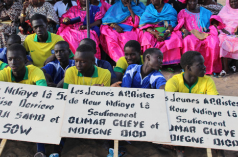 Forte Mobilisation au meeting du Ministre Oumar Gueye de la coalition Benno Bokk Yakaar ( Images ) Forte Mobilisation au meeting du Ministre Oumar Gueye de la coalition Benno Bokk Yakaar ( Images )
