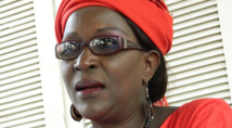 Biscuiterie : Amsatou Sow Sidibé démarre sa campagne par une marche pour la paix Biscuiterie : Amsatou Sow Sidibé démarre sa campagne par une marche pour la paix