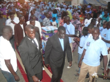 Photos : Le candidat El Malick Seck continue ses soirées électorales à Thiès Photos : Le candidat El Malick Seck continue ses soirées électorales à Thiès