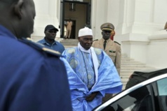 Wade rend visite au Grand Serigne de Dakar Pape Ibrahima Diagne Wade rend visite au Grand Serigne de Dakar Pape Ibrahima Diagne