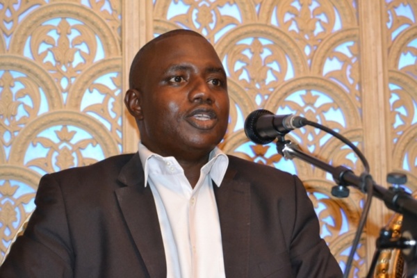 Yoro Dia, politologue : "Macky Sall prépare l'opinion à la défaite, Wade veut créer un rapport de forces..." Yoro Dia, politologue : "Macky Sall prépare l'opinion à la défaite, Wade veut créer un rapport de forces..."