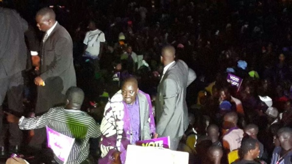 Incroyable mais vrai : Quand Maodo Malick Mbaye et Alioune Diop colorent la promenade en mauve Incroyable mais vrai : Quand Maodo Malick Mbaye et Alioune Diop colorent la promenade en mauve