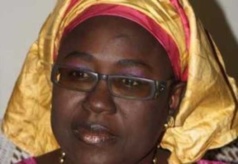 L'ancien ministre Ndèye Khady Diop laminée par Adji Mbergane Kanouté L'ancien ministre Ndèye Khady Diop laminée par Adji Mbergane Kanouté
