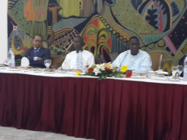 Autour d’un "Ndogou" au Palais : Macky dope les cadres de l’Apr, Thierno Alassane Sall le grand absent Autour d’un "Ndogou" au Palais : Macky dope les cadres de l’Apr, Thierno Alassane Sall le grand absent