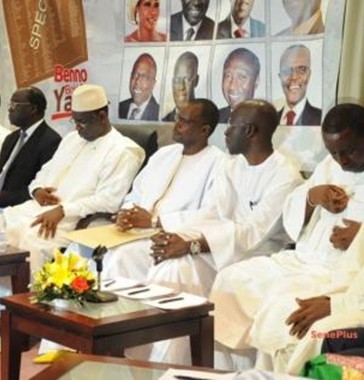 Palais : Macky ressuscite BBY, fait un clin d’œil aux Imams et familles religieuses Palais : Macky ressuscite BBY, fait un clin d’œil aux Imams et familles religieuses
